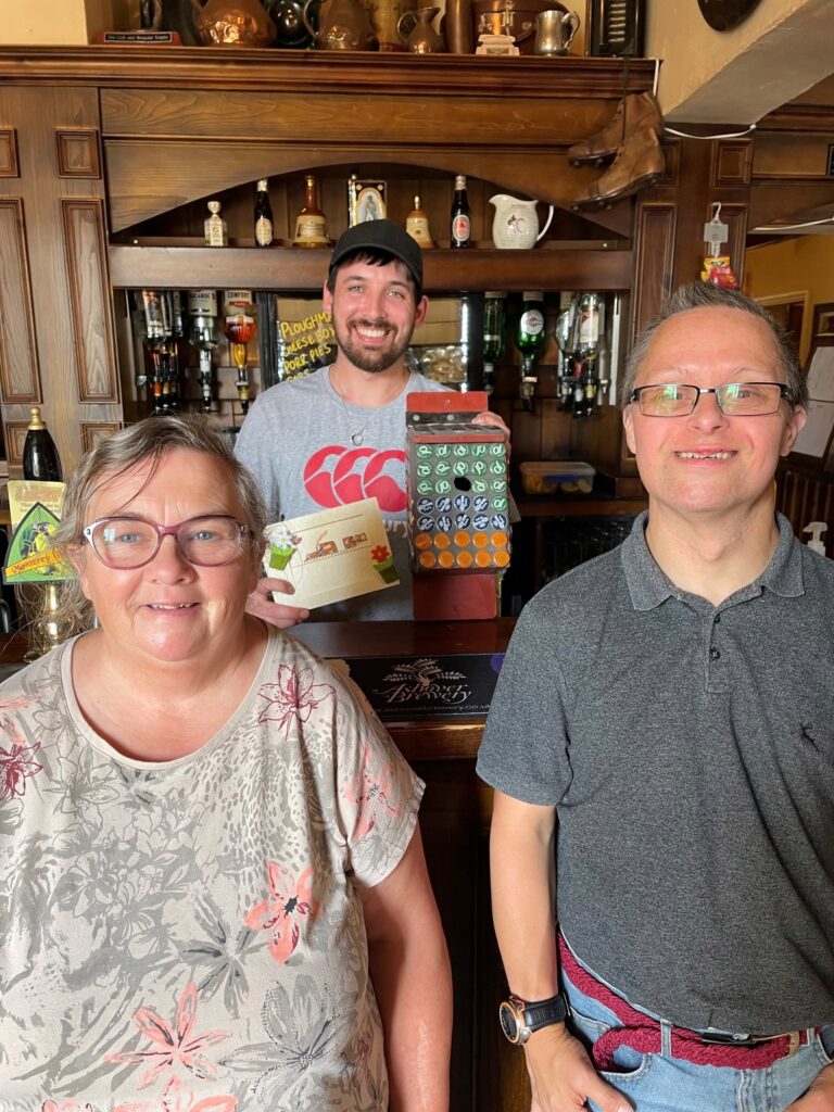 Decorating bird boxes